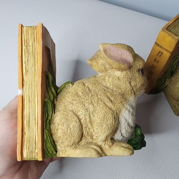 Vintage Style Easter Bunny Rabbit With Carrot Bookends- Heavy Resin - Picture 4 of 7
